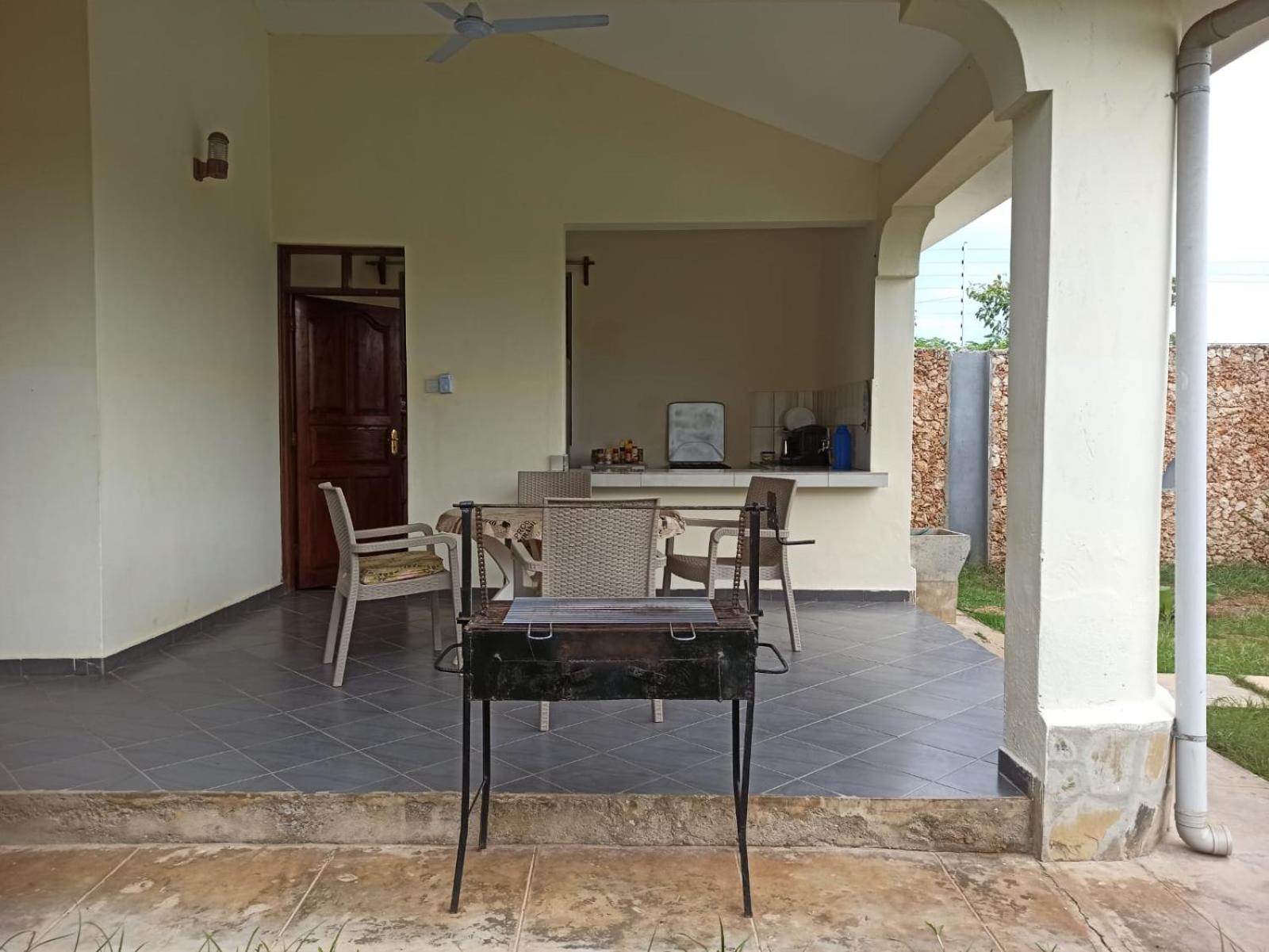 Hotel Lisa Mari Mombasa Esterno foto
